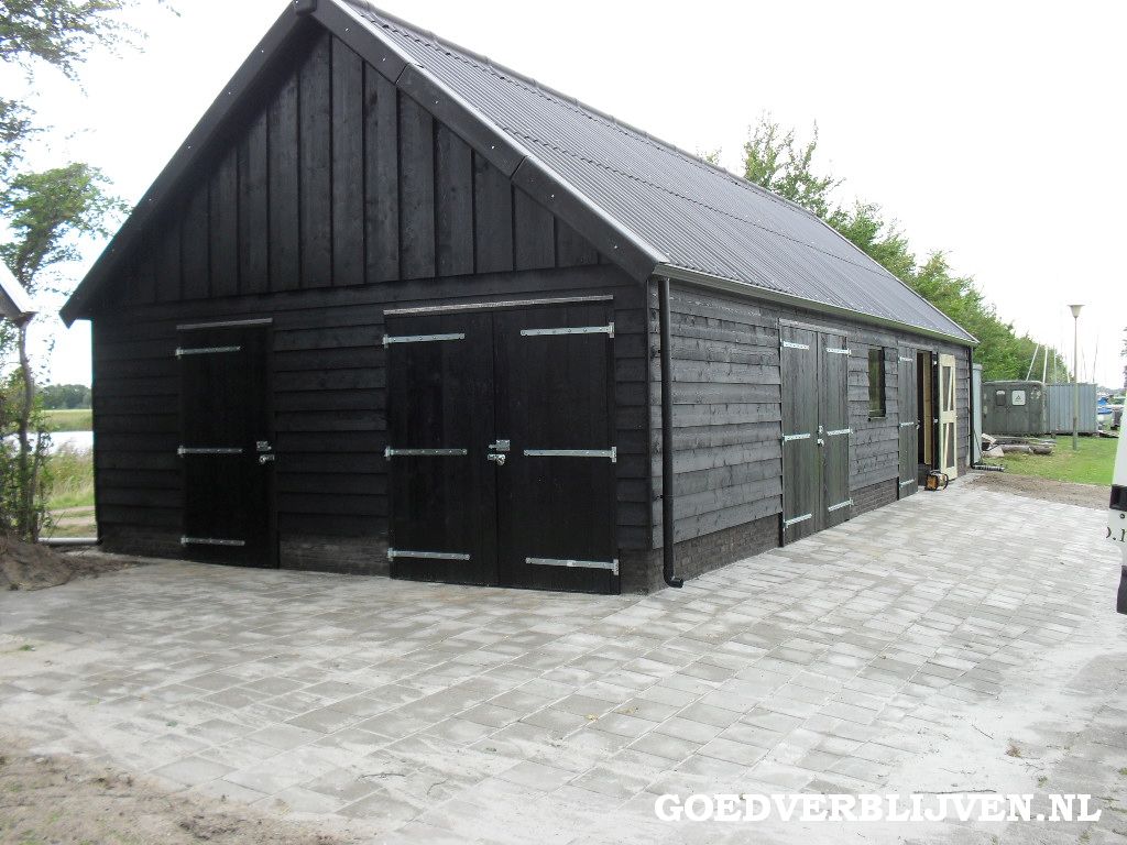 Houten garage in Ouwekerk