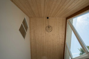 Recreatiewoning Bergen aan zee, binnen, dak. nok, hout
